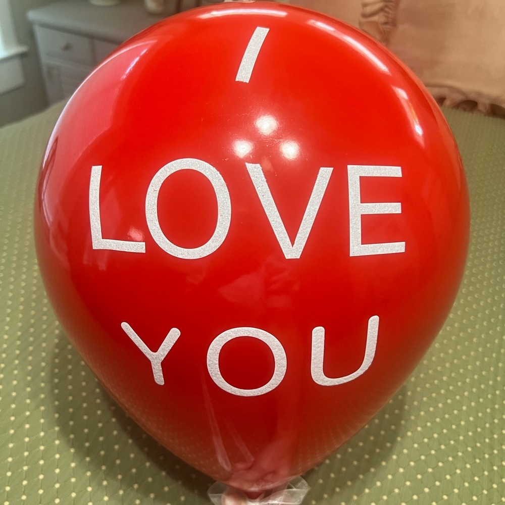 14” Red Kisses Ceramic Balloon - Picture 2 of 9